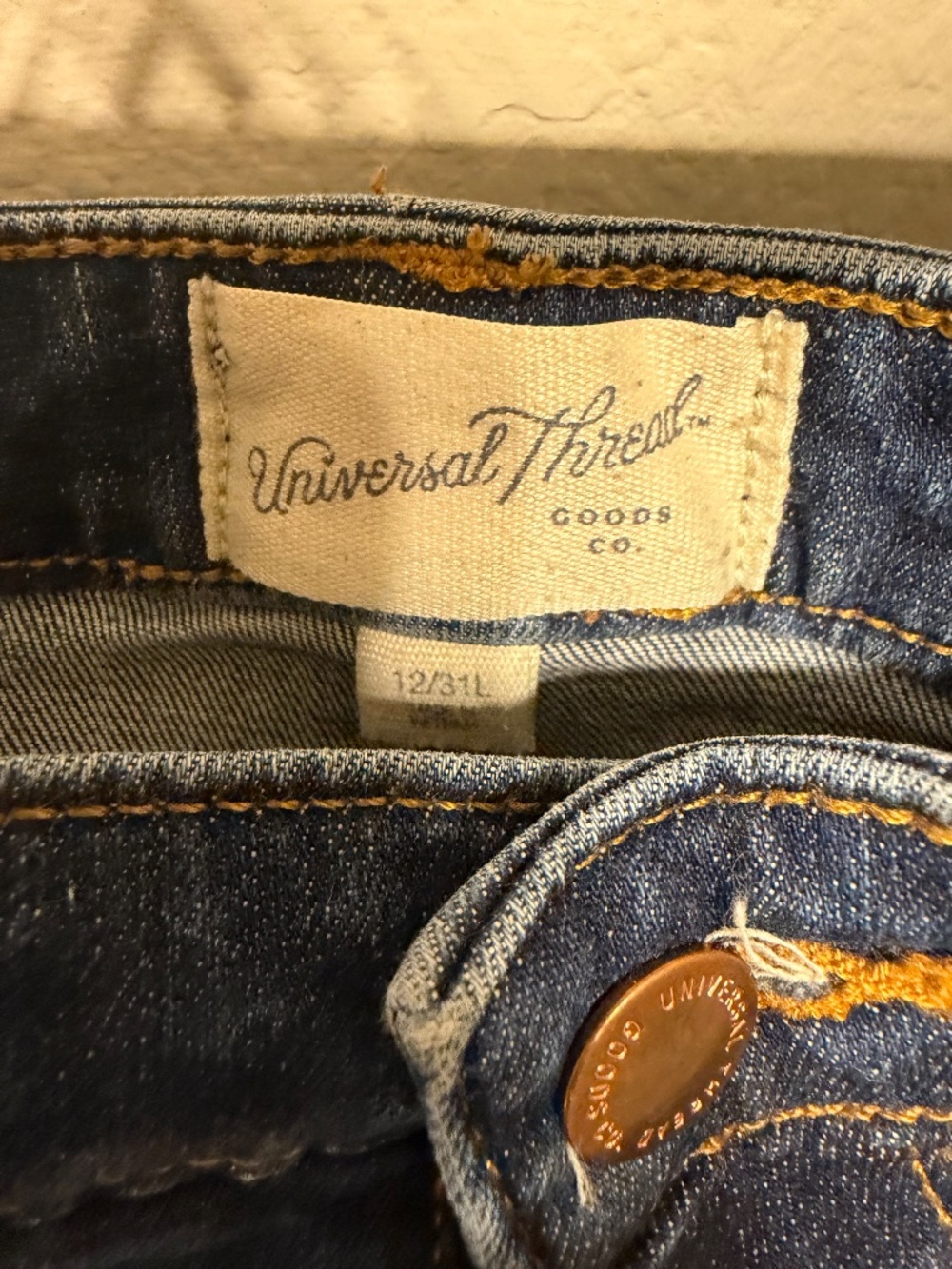 Universal Thread Women’s Blue Jeans Size 12 L - Picture 2 of 3